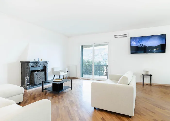 Majestic With Sea View & Private