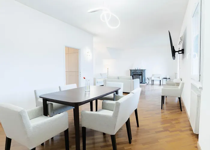 Majestic With Sea View & Private